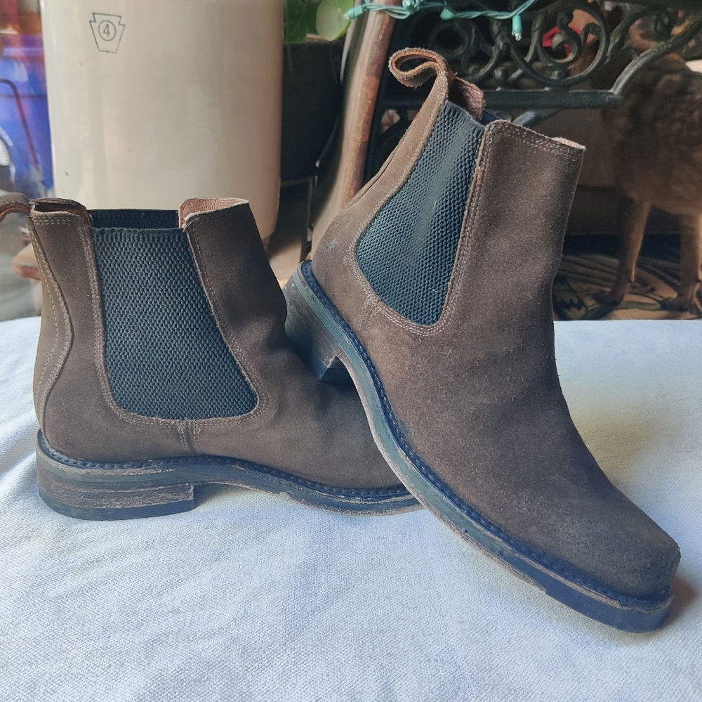 Frye Chelsea Boot Men's 8D Square Toe Grey Suede Elastic Sides 40114 Mexico